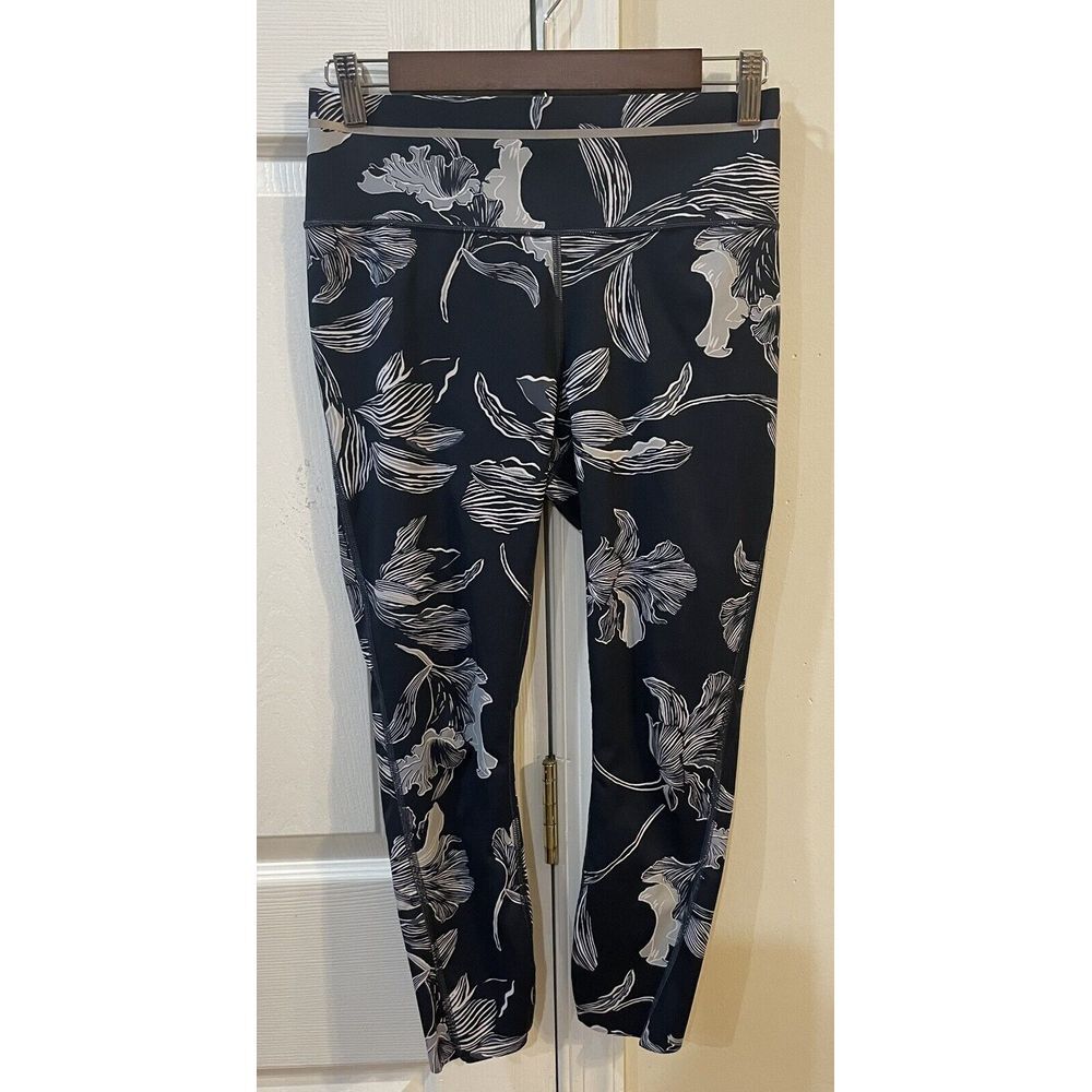 Athleta Cropped Leggings‎ Women's Sz S Navy W/ White And Silver Designs